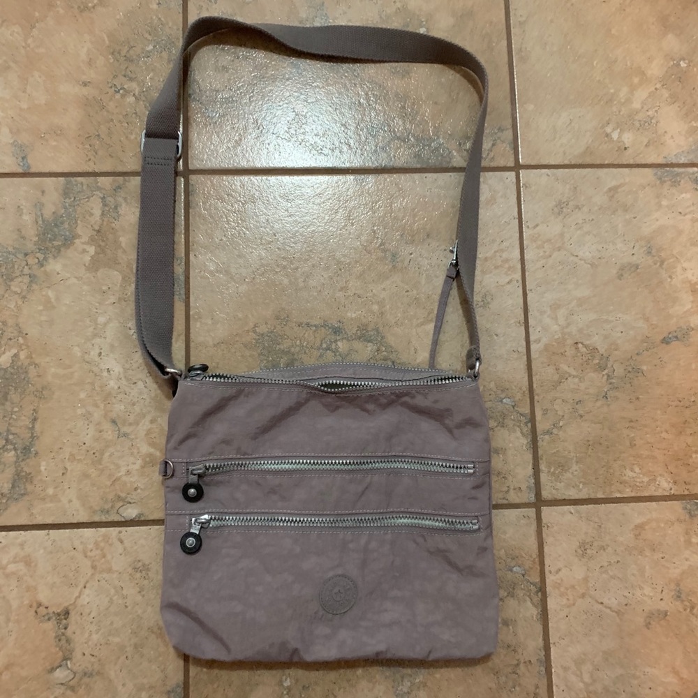 Beautiful grey Kipling crossbody bag, preowned